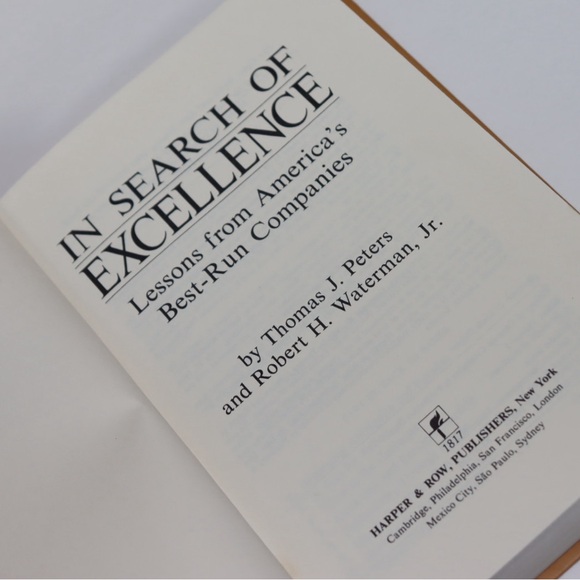 EUC Book: In Search of Excellence (Hardcover) - Peters and Waterman - Picture 1 of 4